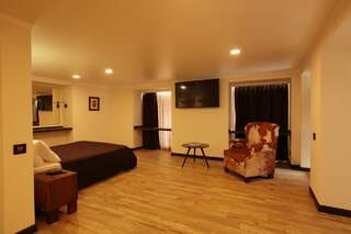 Отель Boutique-hotel ANANA Сухум Улучшенные апартаменты-1
